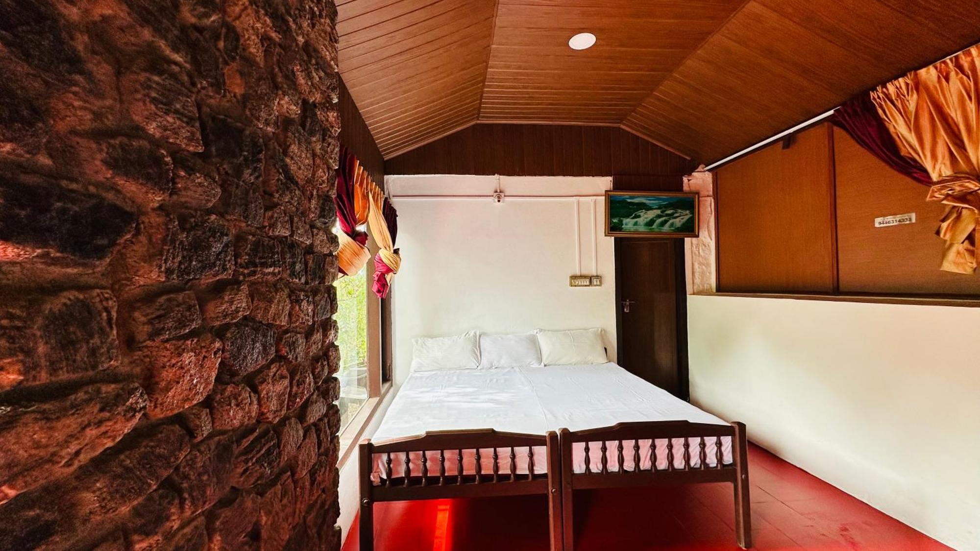 Wild Elephant Resort Kallar Vattiyar Exterior foto
